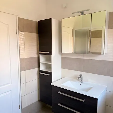Apartmán Lungomare-large Waterfront -lungomare Promenade 6 *