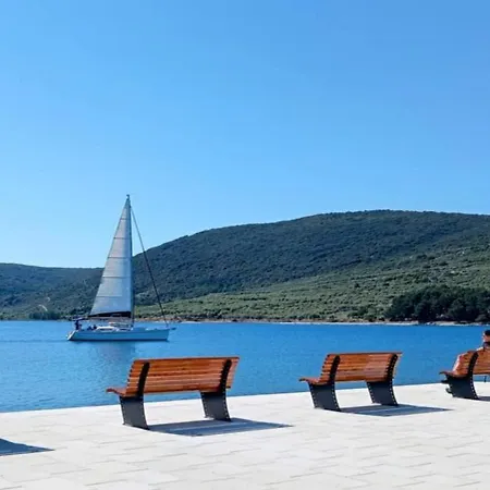 Apartmán Lungomare-large Waterfront -lungomare Promenade 6 *