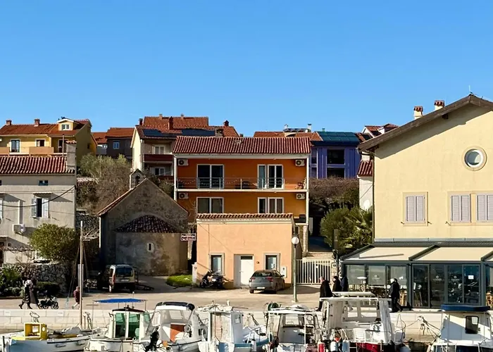 Lungomare Apartman *